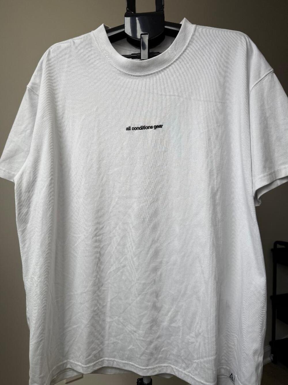 NIKE ALL CONDITIONS GEAR MENS XL short sleeve White